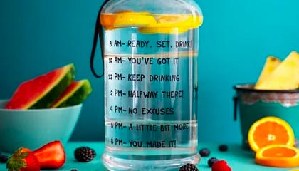 fb体育官网入口-广东宏远连续夺冠纪录备受关注，广东宏远队总冠军领奖画面